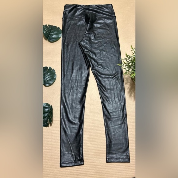 Black faux leather legging - Picture 3 of 4